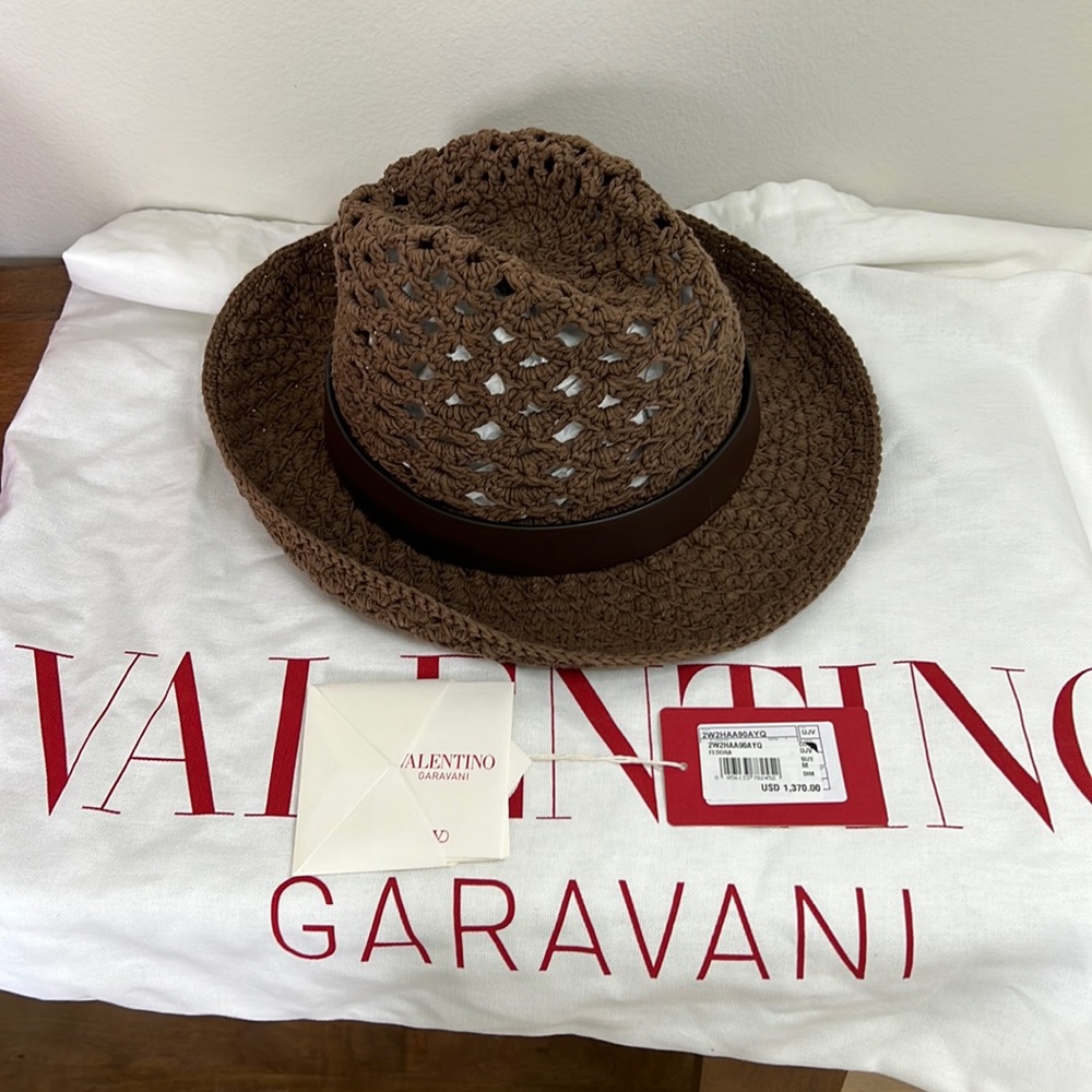 Valentino Garavani. NWT BOX AND DUSTBAG. brown crochet fedora. Brass logo Size M